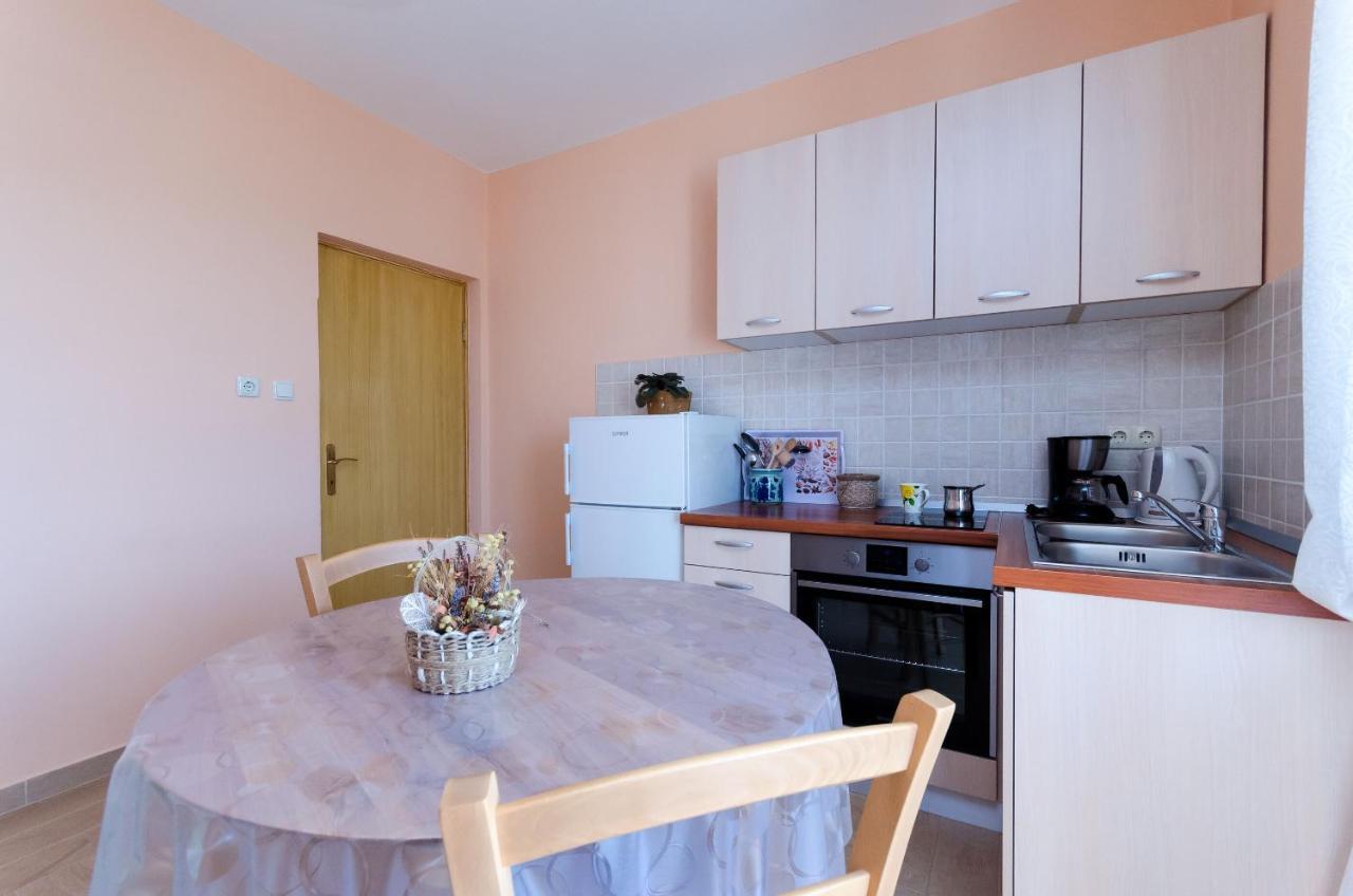 Apartments Marijana Banjol Екстериор снимка