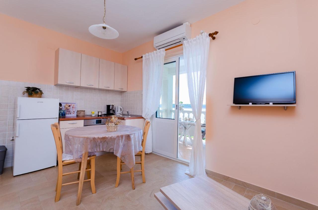 Apartments Marijana Banjol Екстериор снимка