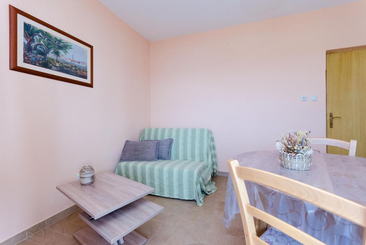 Apartments Marijana Banjol Екстериор снимка