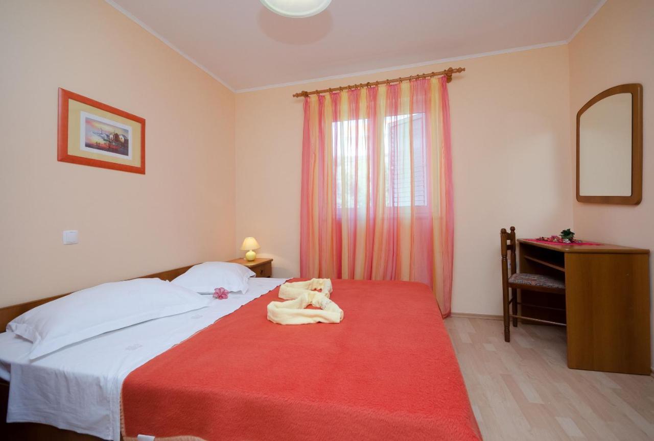 Apartments Marijana Banjol Екстериор снимка