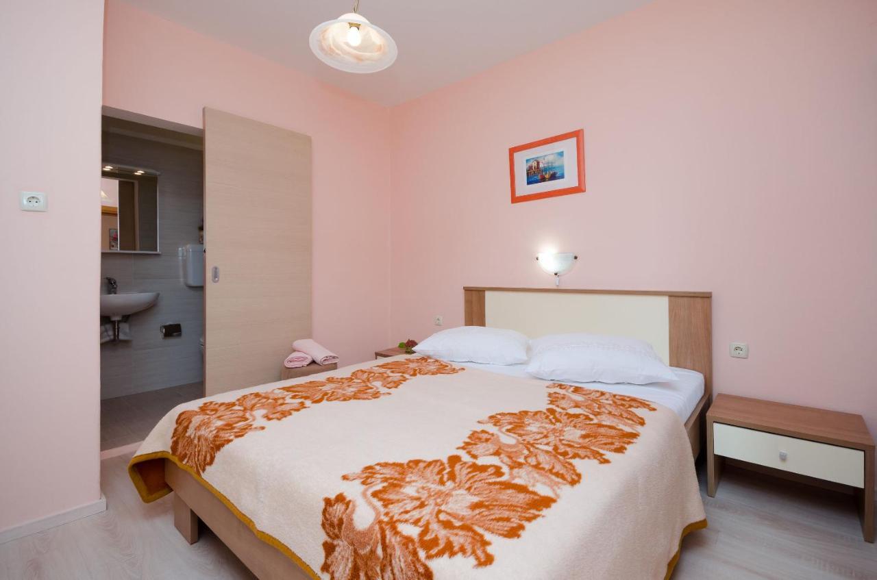 Apartments Marijana Banjol Екстериор снимка