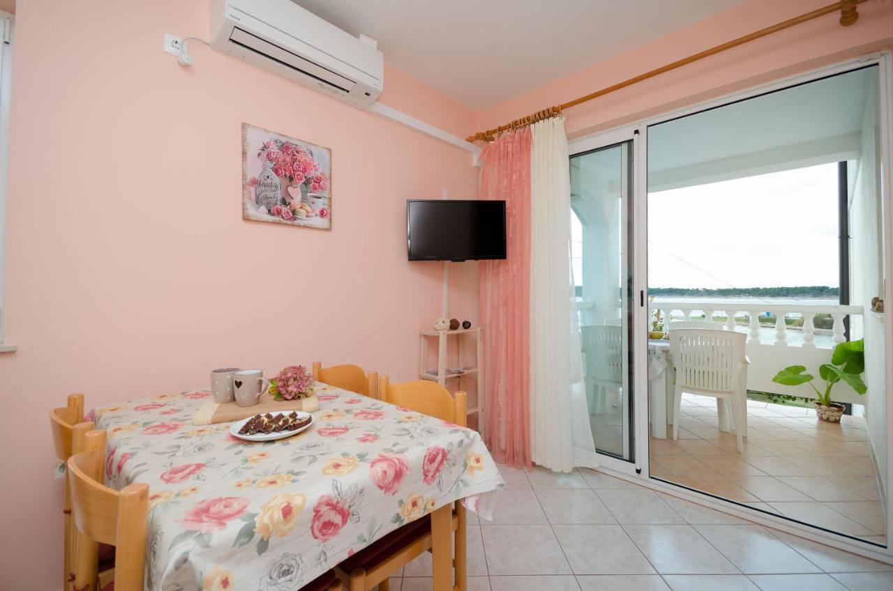 Apartments Marijana Banjol Екстериор снимка