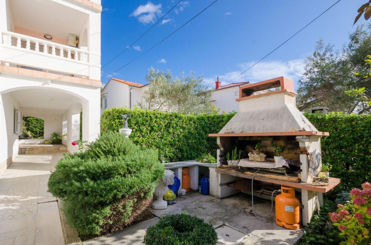 Apartments Marijana Banjol Екстериор снимка